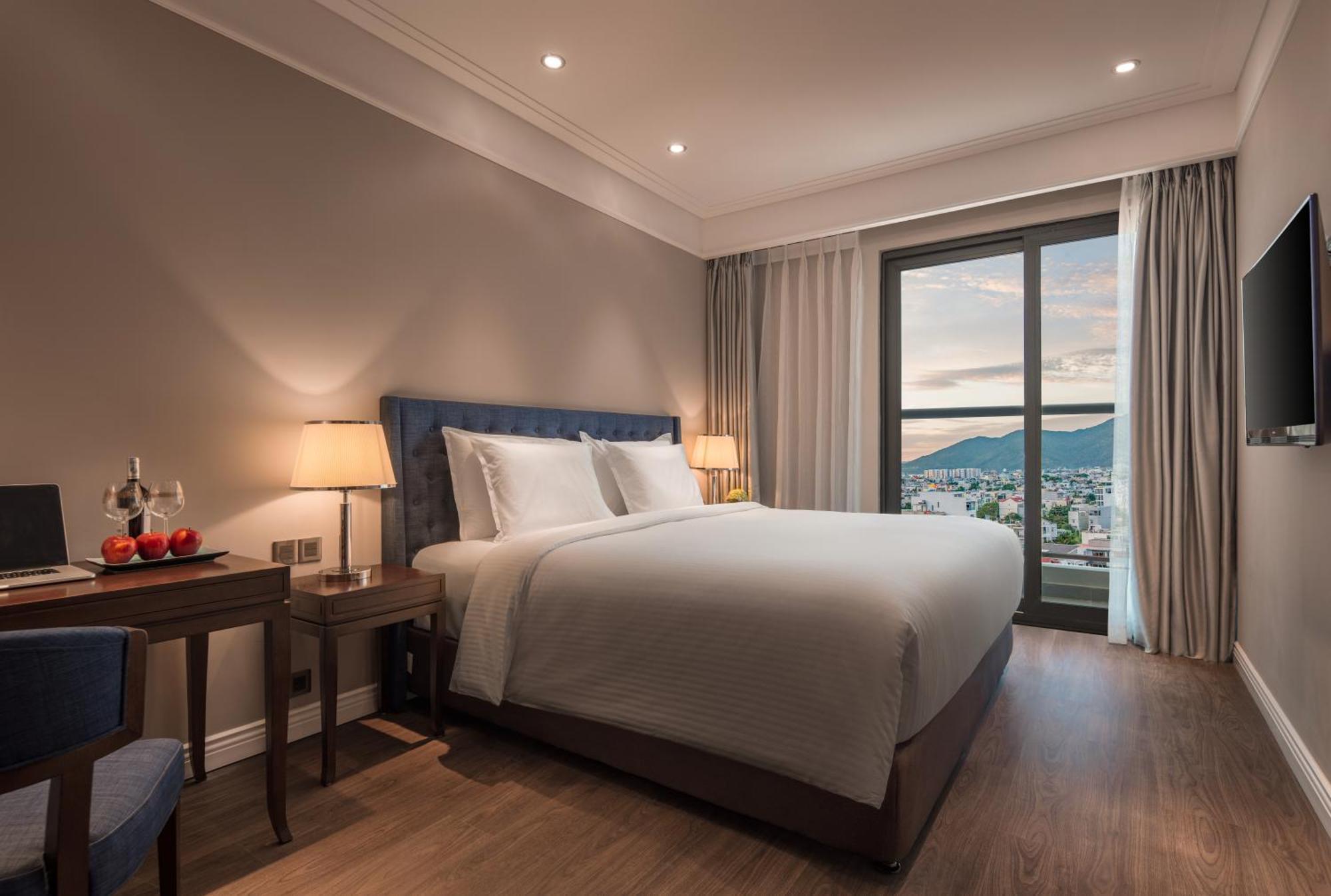 Altara Suites Da Nang By Ahg Exterior photo