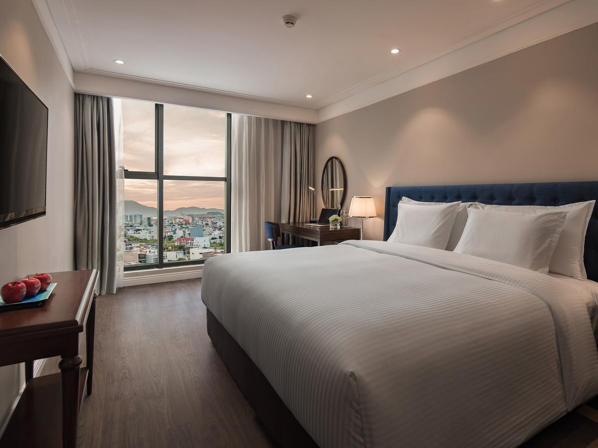 Altara Suites Da Nang By Ahg Exterior photo